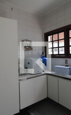 Casa à venda com 360m², 4 quartos e 6 vagasLavanderia
