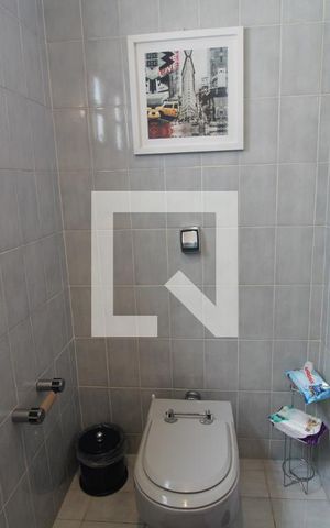Casa à venda com 360m², 4 quartos e 6 vagasLavabo