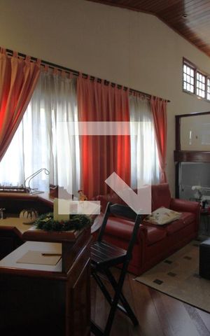 Casa à venda com 360m², 4 quartos e 6 vagasSala 1