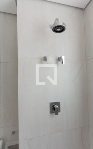 Apartamento à venda com 374m², 5 quartos e 5 vagas Apartamento à venda com 374m², 5 quartos e 5 vagasBanheiro da Suíte 3