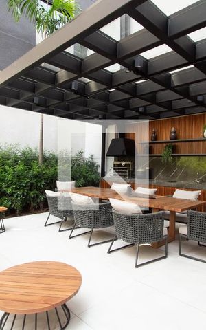 Apartamento à venda com 374m², 5 quartos e 5 vagas Apartamento à venda com 374m², 5 quartos e 5 vagasÁrea comum - Churrasqueira