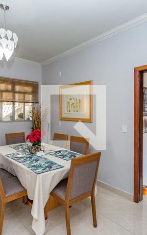 Casa à venda com 149m², 3 quartos e 2 vagas Casa à venda com 149m², 3 quartos e 2 vagasSala