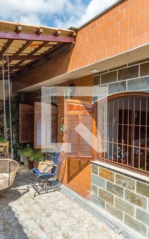 Casa à venda com 149m², 3 quartos e 2 vagas Casa à venda com 149m², 3 quartos e 2 vagasEntrada - Garagem