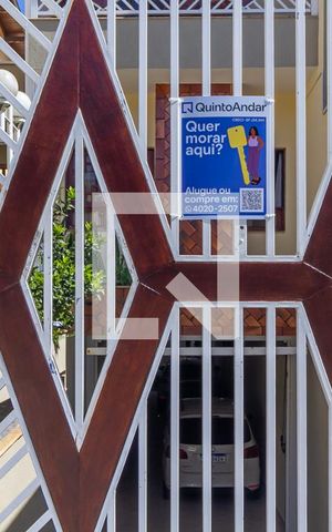 Casa à venda com 300m², 3 quartos e 6 vagas Casa à venda com 300m², 3 quartos e 6 vagasPlaquinha