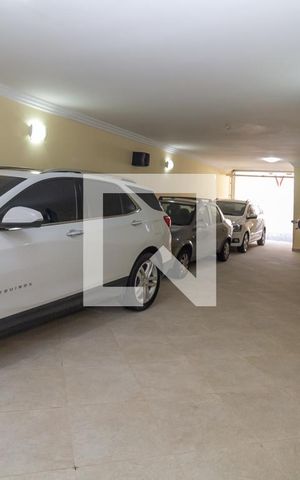 Casa à venda com 300m², 3 quartos e 6 vagas Casa à venda com 300m², 3 quartos e 6 vagasGaragem