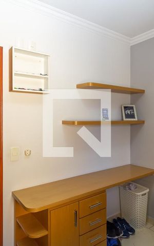 Casa à venda com 300m², 3 quartos e 6 vagas Casa à venda com 300m², 3 quartos e 6 vagasQuarto 2
