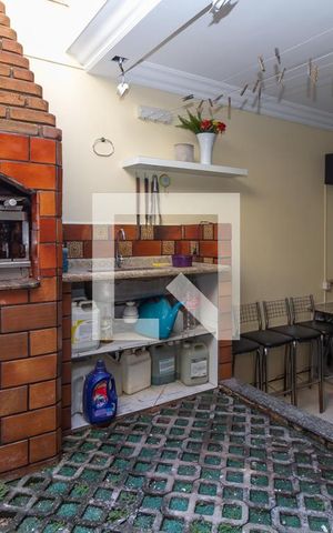Casa à venda com 300m², 3 quartos e 6 vagas Casa à venda com 300m², 3 quartos e 6 vagasChurrasqueira