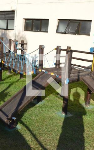 Casa de condomínio à venda com 120m², 4 quartos e 4 vagasÁrea comum - Playground