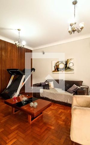 Casa à venda com 150m², 4 quartos e 1 vaga Casa à venda com 150m², 4 quartos e 1 vagaSala