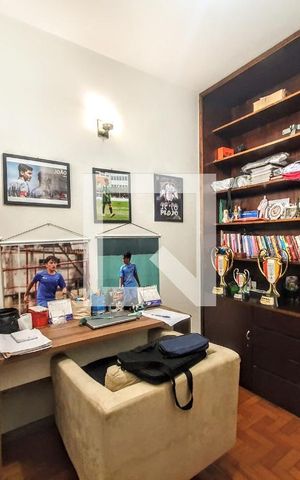 Casa à venda com 150m², 4 quartos e 1 vaga Casa à venda com 150m², 4 quartos e 1 vagaEscritório