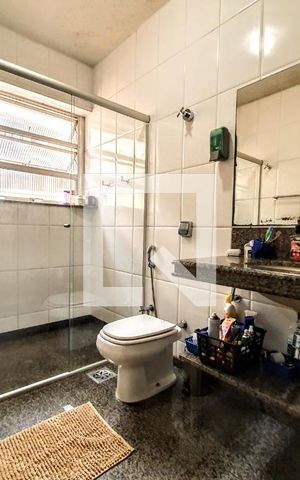 Casa à venda com 150m², 4 quartos e 1 vaga Casa à venda com 150m², 4 quartos e 1 vagaBanheiro