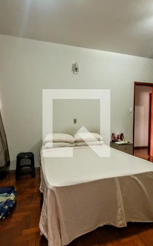 Casa à venda com 150m², 4 quartos e 1 vaga Casa à venda com 150m², 4 quartos e 1 vagaQuarto