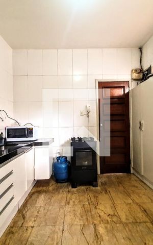 Casa à venda com 150m², 4 quartos e 1 vaga Casa à venda com 150m², 4 quartos e 1 vagaCozinha