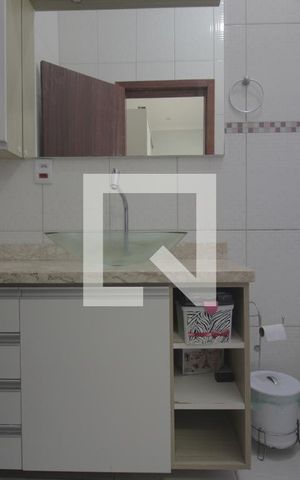 Casa à venda com 100m², 3 quartos e 4 vagasBanheiro da Suíte 2