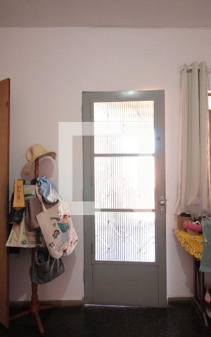 Casa à venda com 280m², 4 quartos e 5 vagasSuite