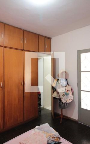Casa à venda com 280m², 4 quartos e 5 vagasSuite