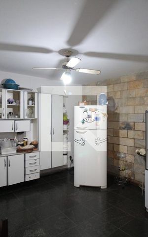 Casa à venda com 280m², 4 quartos e 5 vagasCozinha