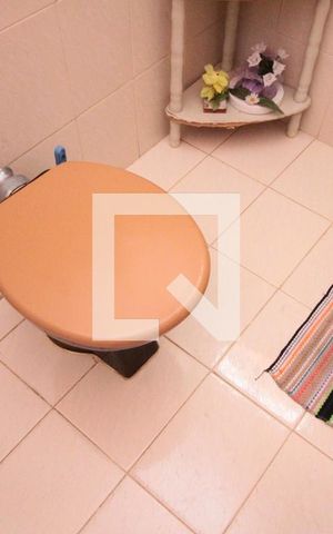 Casa à venda com 280m², 4 quartos e 5 vagasBanheiro Social