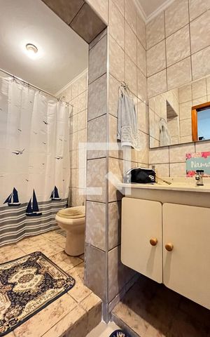 Casa à venda com 220m², 3 quartos e 2 vagas Casa à venda com 220m², 3 quartos e 2 vagasBanheiro Corredor