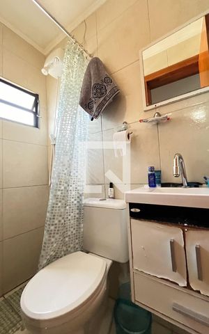 Casa à venda com 220m², 3 quartos e 2 vagas Casa à venda com 220m², 3 quartos e 2 vagasBanheiro da Suíte