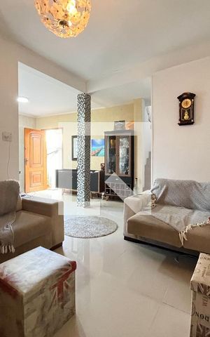 Casa à venda com 220m², 3 quartos e 2 vagas Casa à venda com 220m², 3 quartos e 2 vagasSala