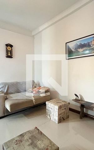 Casa à venda com 220m², 3 quartos e 2 vagas Casa à venda com 220m², 3 quartos e 2 vagasSala