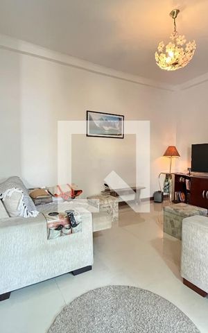 Casa à venda com 220m², 3 quartos e 2 vagas Casa à venda com 220m², 3 quartos e 2 vagasSala