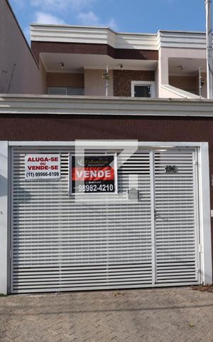 Casa à venda com 110m², 3 quartos e 2 vagasFachada