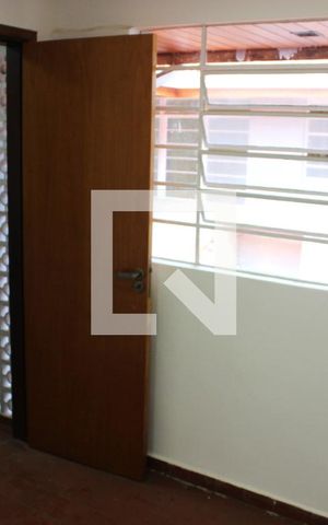Casa à venda com 250m², 3 quartos e 1 vagaQuarto de Serviço / Depósito