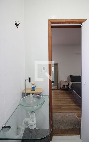Casa à venda com 250m², 3 quartos e 2 vagasSuíte 1 Banheiro 