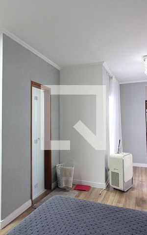 Casa à venda com 250m², 3 quartos e 2 vagasSuíte 1