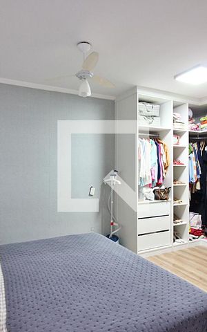 Casa à venda com 250m², 3 quartos e 2 vagasSuíte 1