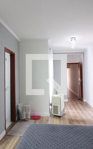 Casa à venda com 250m², 3 quartos e 2 vagasSuíte 1