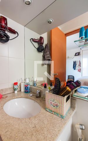 Apartamento à venda com 90m², 3 quartos e 2 vagas Apartamento à venda com 90m², 3 quartos e 2 vagasBanheiro