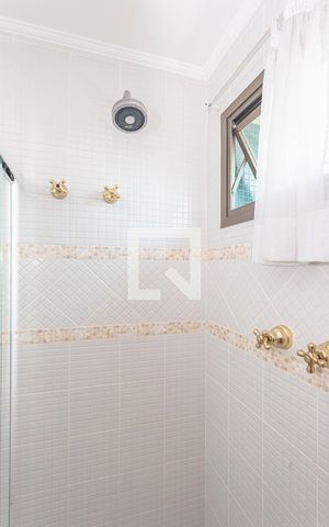 Apartamento à venda com 246m², 3 quartos e 3 vagasBanheiro Quarto 1