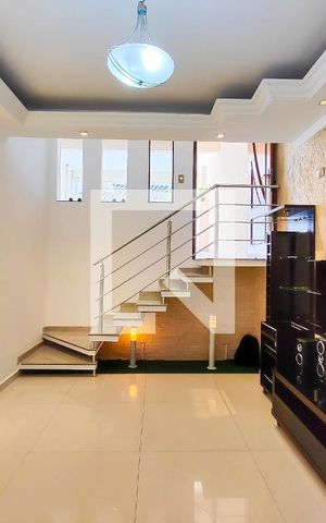Casa para alugar com 135m², 3 quartos e 2 vagasSala