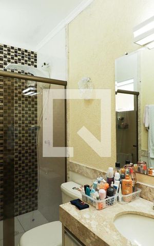 Casa à venda com 140m², 3 quartos e 2 vagasBanheiro da Suíte