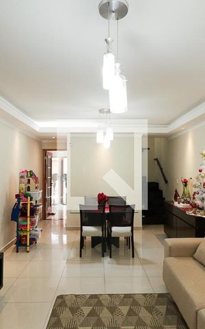 Casa à venda com 140m², 3 quartos e 2 vagasSala