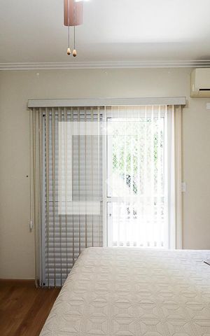Casa à venda com 140m², 3 quartos e 2 vagasSuíte