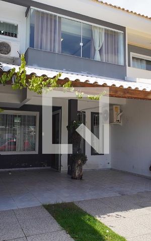 Casa para alugar com 131m², 3 quartos e 2 vagasFachada e Garagem 