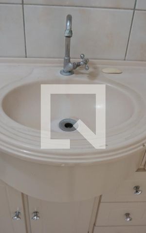 Casa à venda com 140m², 2 quartos e 1 vagaBanheiro