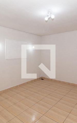 Casa para alugar com 120m², 2 quartos e 2 vagasSala