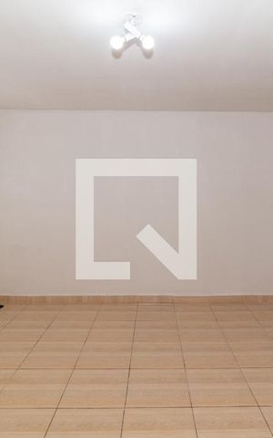 Casa para alugar com 120m², 2 quartos e 2 vagasSala