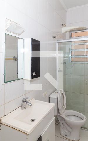Casa para alugar com 120m², 2 quartos e 2 vagasBanheiro