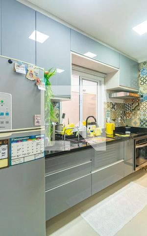 Casa à venda com 148m², 3 quartos e 3 vagas Casa à venda com 148m², 3 quartos e 3 vagasCozinha