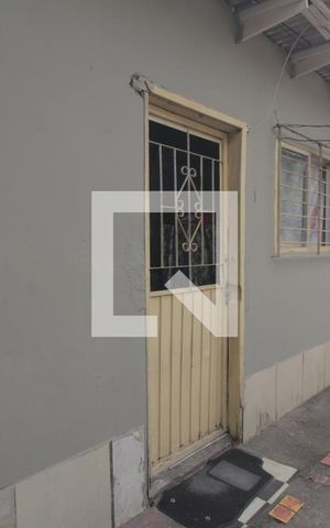 Casa à venda com 100m², 1 quarto e sem vagaÁrea externa