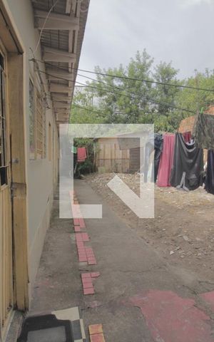Casa à venda com 100m², 1 quarto e sem vagaÁrea externa