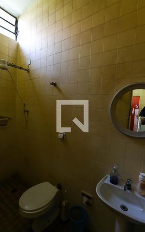 Casa à venda com 333m², 4 quartos e 4 vagas Casa à venda com 333m², 4 quartos e 4 vagasÁrea de Serviço