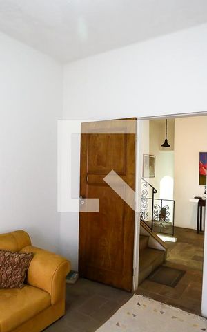 Casa à venda com 333m², 4 quartos e 4 vagas Casa à venda com 333m², 4 quartos e 4 vagassala 1