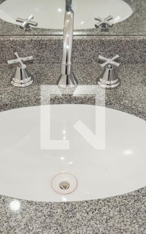 Apartamento à venda com 130m², 2 quartos e 2 vagasBanheiro da Suíte